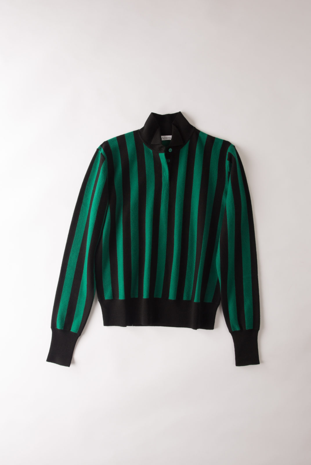 Pull Rayure, vert et noir, col montant, manches longues, fermeture à boutons, JWAnderson