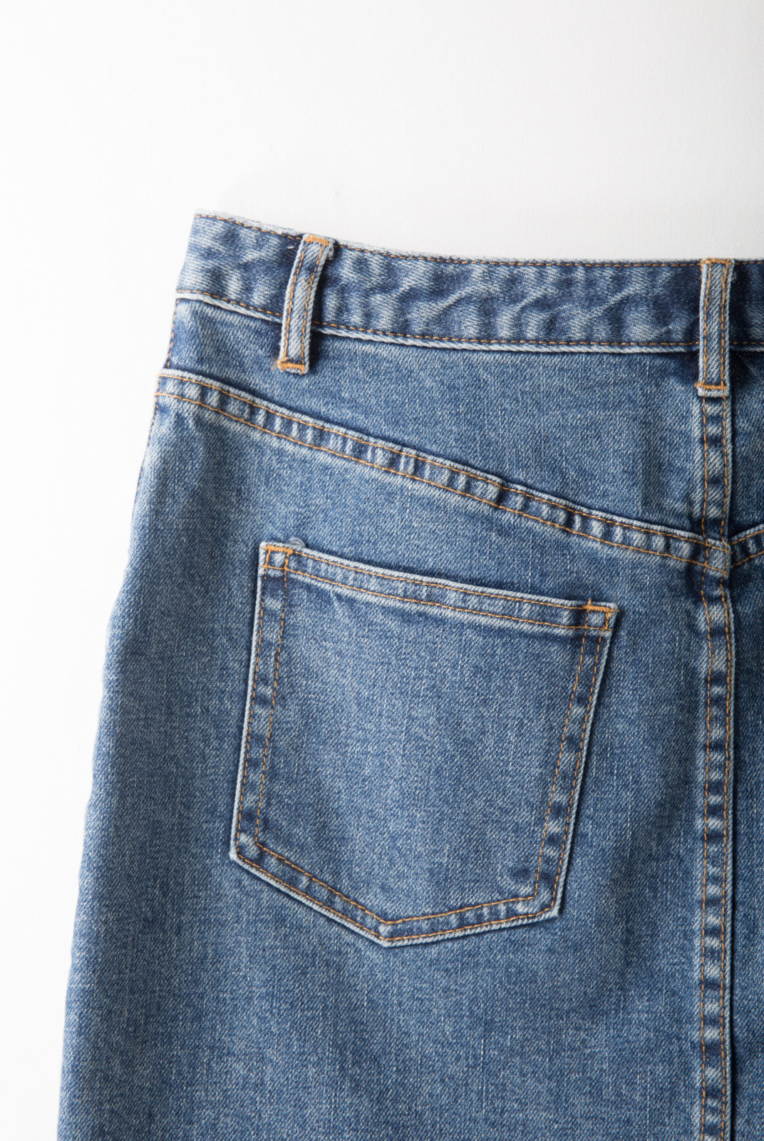 jupe, denim stretch japonais, coupe courte, évasée, taille haute, apc