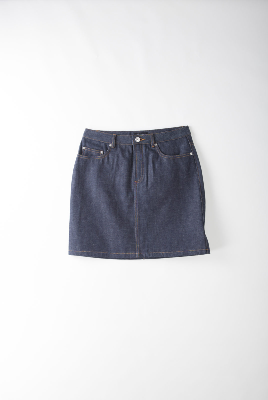 jupe, indigo, denim brut japonais, rigide, coupe courte, légèrement évasée, taille haute, apc